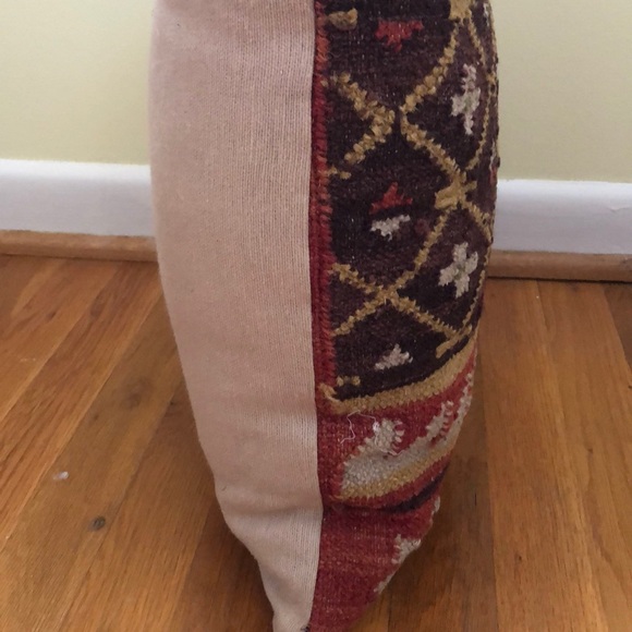 NWOT Rustic Kilim indoor 18” SQ throw pillow - Picture 7 of 9